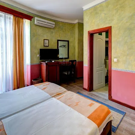 Botticelli موستار